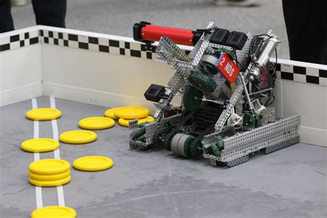 Vex Robotics Competition: Lập Trình Robot Và Cạnh Tranh Khốc Liệt!